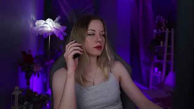 VireliaMoonfall's Live XXX Chat