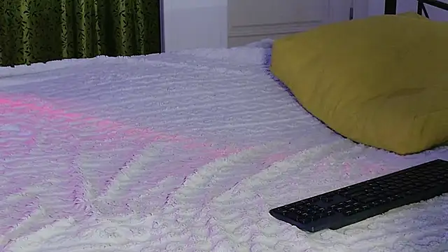 צ'אט XXX בשידור חי של VioletCatt