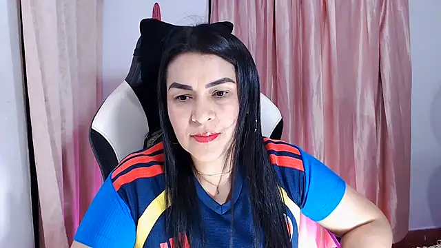צ'אט XXX בשידור חי של hotsweet-69