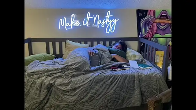 Chat +18 de FaeAfterDark ao vivo