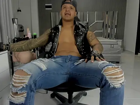 Chat XXX Live master_leather