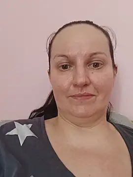 BustyLadyAlma's Live XXX Chat