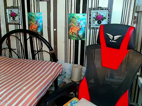 UnCut_Cock_Ts Chat XXX live