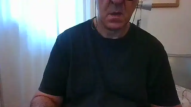ANONIMO7735's Live XXX Chat