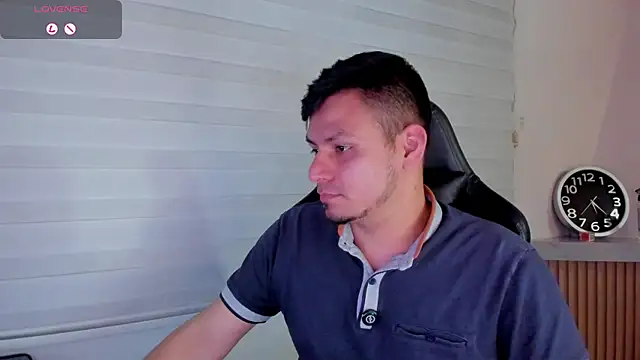 Онлайн чат XXX Rick_Adams