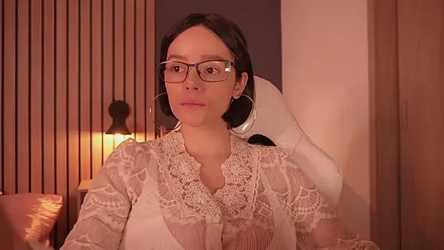 bella_adams_'s Live XXX Chat
