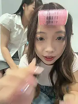 YY-1-1-1's Live XXX Chat