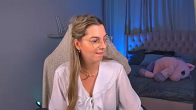 LucreciaStorm live XXX chat