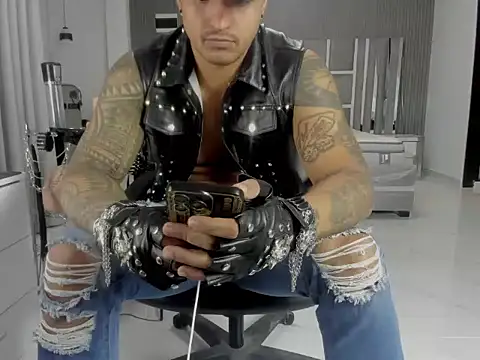 Chat +18 de master_leather ao vivo