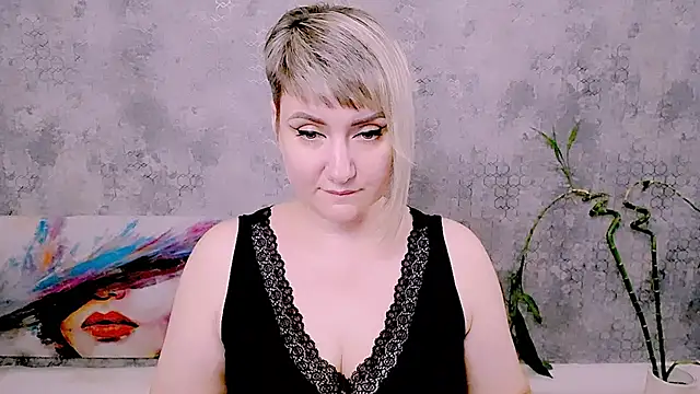 Djullia Live XXX-Chat
