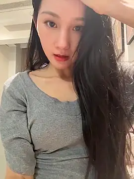 Lynn_33のライブXXXチャット