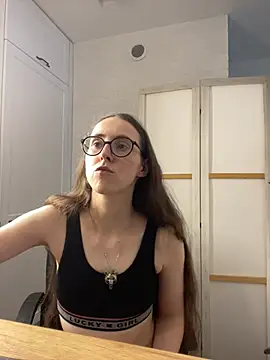 MartiniiSelenna Adlı Modelin Canlı XXX Sohbeti