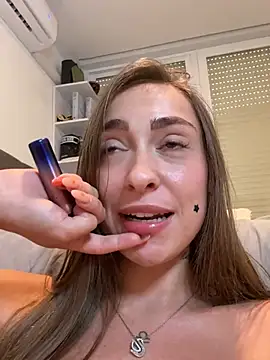 Živý XXX chat alicewonder_8
