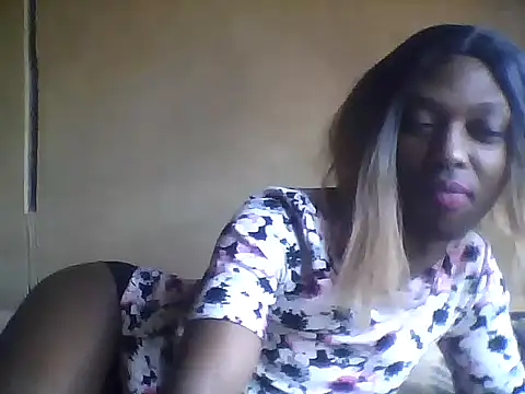 Blackhornybitc's Live XXX Chat
