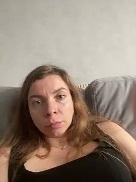 Luna2547 Live XXX-Chat