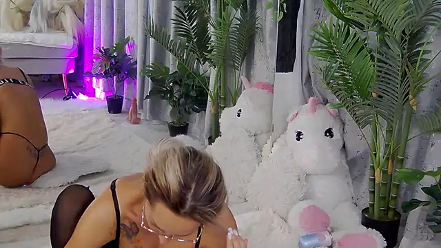 IsabelleEthan's Live XXX Chat