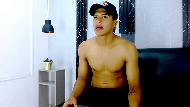 MaxWyatt_ XXX чат на живо
