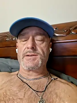 Slydog1010's Live XXX Chat