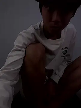 Show modela luo-77 na web-kameri