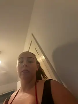 BrunetteBaddiexo's Live XXX Chat