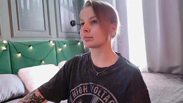 Gwen_Hilton Chat XXX live