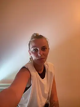 BrumeLove Adlı Modelin Canlı XXX Sohbeti