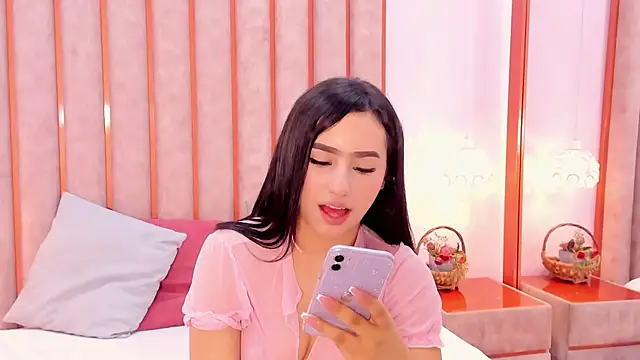 Zoe_Monrow's Live XXX Chat