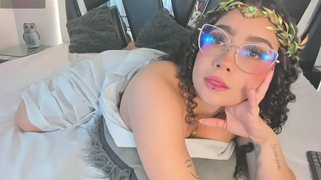 antonelllepiercee Adlı Modelin Canlı XXX Sohbeti