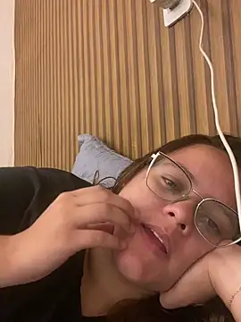Laryssinha_69 Live XXX-Chat