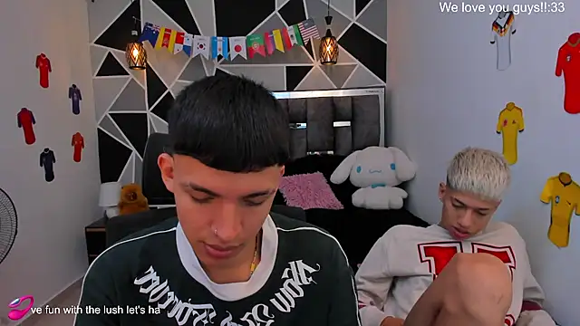 Juan_Nd_Steven Live XXX-Chat