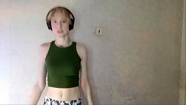Chatroom XXX en direct de CuteLittleAngel