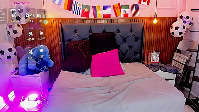 MEYLAGIA Chat XXX in diretta