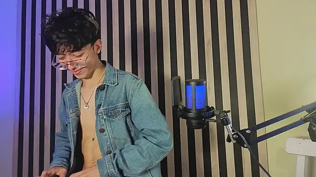Twink_Sebas7 在線直播表演