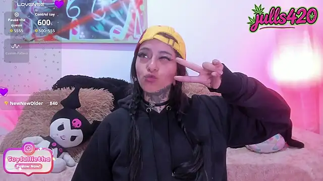 Julls420_'s Live XXX Chat