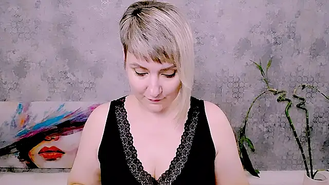 Djullia's Live XXX Chat