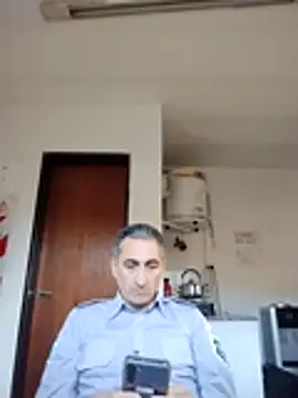 Alejandro83bsf XXX чат на живо