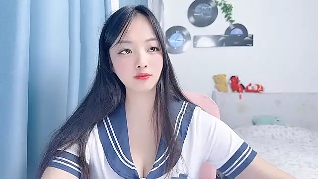 Winnie666999 Adlı Modelin Canlı XXX Sohbeti