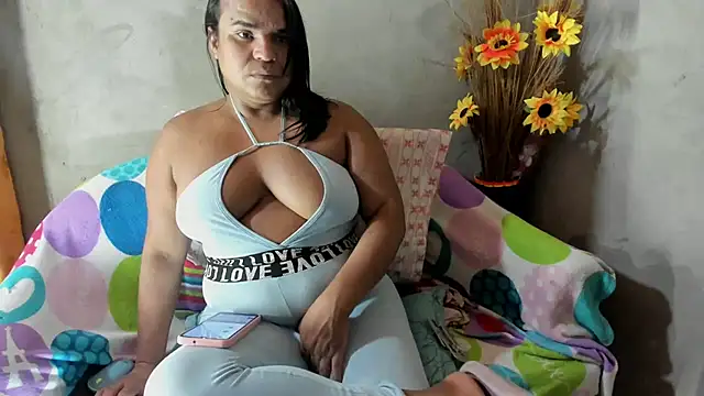lucianabigcockxx: онлайн-секс-чат