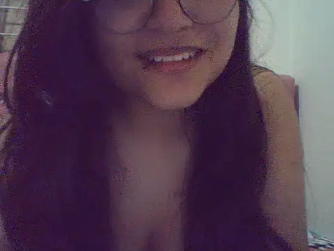 Thania- Live XXX-chat