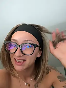 XXX chat uživo modela Lolasecret_
