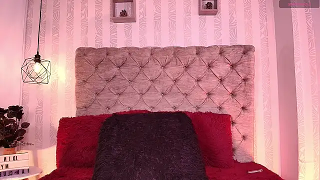 jeanne_holland élő XXX-chatje