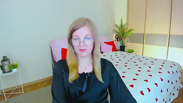 YourUniverser Adlı Modelin Canlı XXX Sohbeti