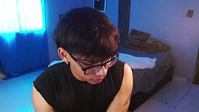 دردشة Mr_yisuzz الجنسية المباشرة