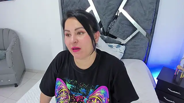Domina0 XXX чат на живо
