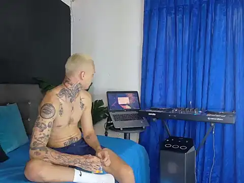 Chat +18 de touching_the_sky ao vivo