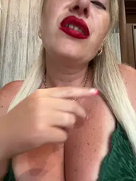 Kittenforyou Chat XXX in diretta