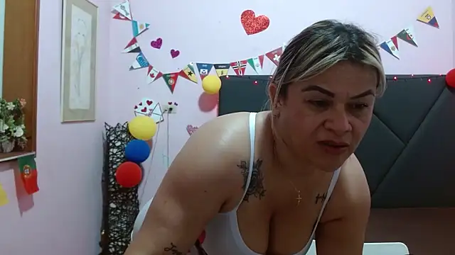 Chat +18 de pamela_echeverria ao vivo