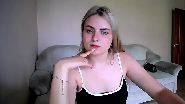 _shy_sabrina__'s Live XXX Chat