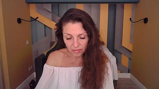 Chatroom XXX en direct de EllaLong