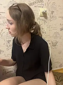 XXX chat uživo modela MeowyChans